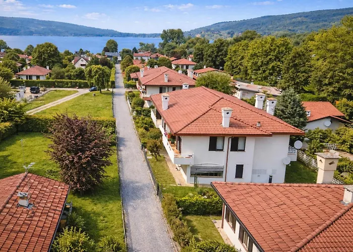 Apartment Laboheme Maggiore Retreat With Private Dormelletto